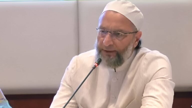 asaduddin-owaisi-in-bahrain-1748143885087-16_9.webp.jpeg