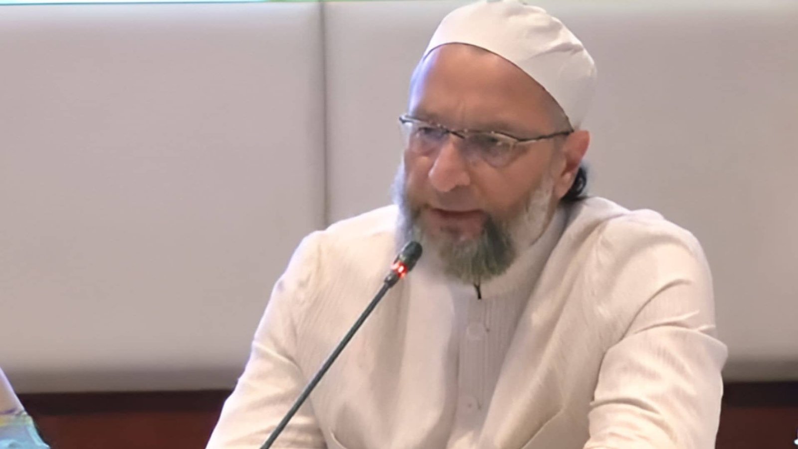 asaduddin-owaisi-in-bahrain-1748143885087-16_9.webp.jpeg